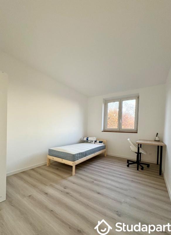 Chambre - 11 m² - 1 pièce