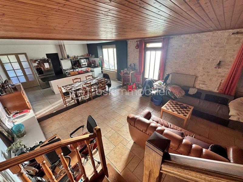 Maison - 270 m² - 10 pièces