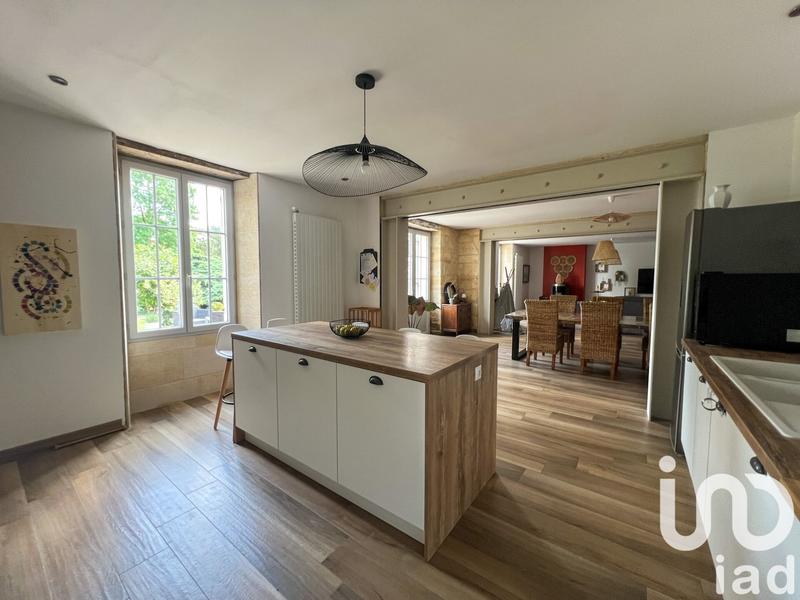 Maison - 259 m² - 8 pièces