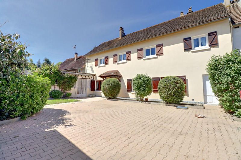 Maison - 150 m² - 6 pièces