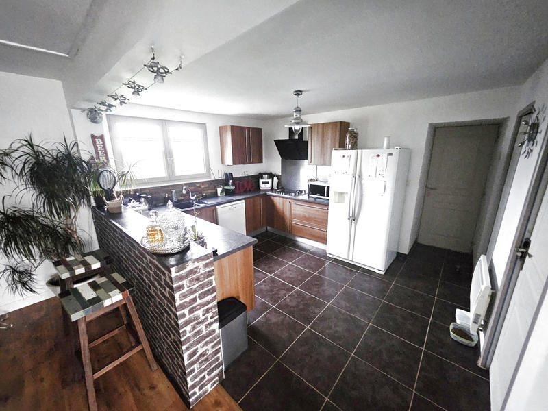 Maison - 90 m² - 5 pièces