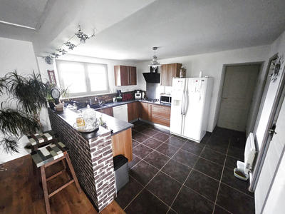 Maison - 90 m² - 5 pièces