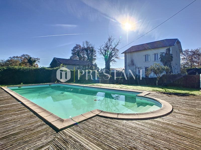 Maison - 223 m² - 6 pièces