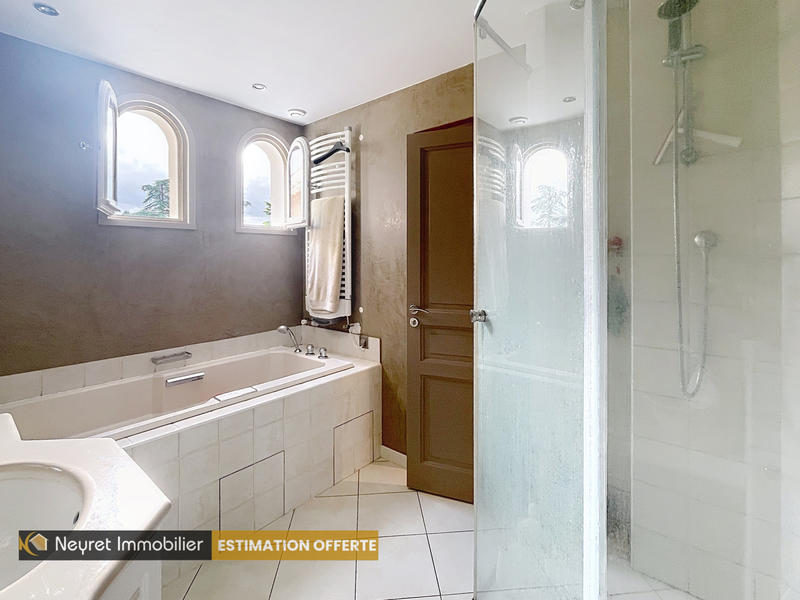 Maison - 175 m² - 7 pièces