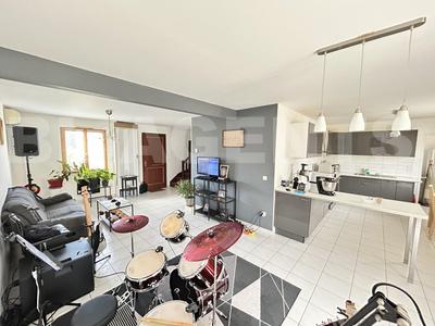 Maison - 111 m² - 6 pièces