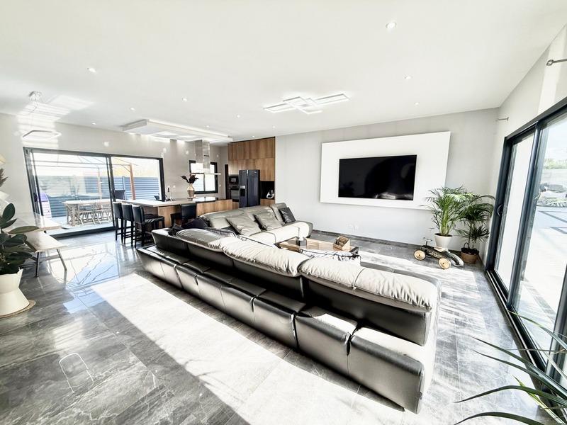 Maison - 193 m² - 7 pièces