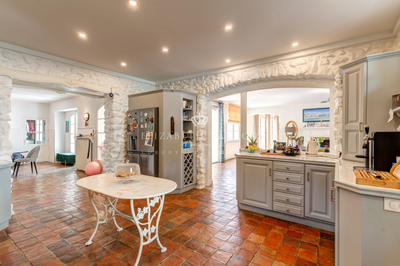 Maison - 864 m² - 14 pièces