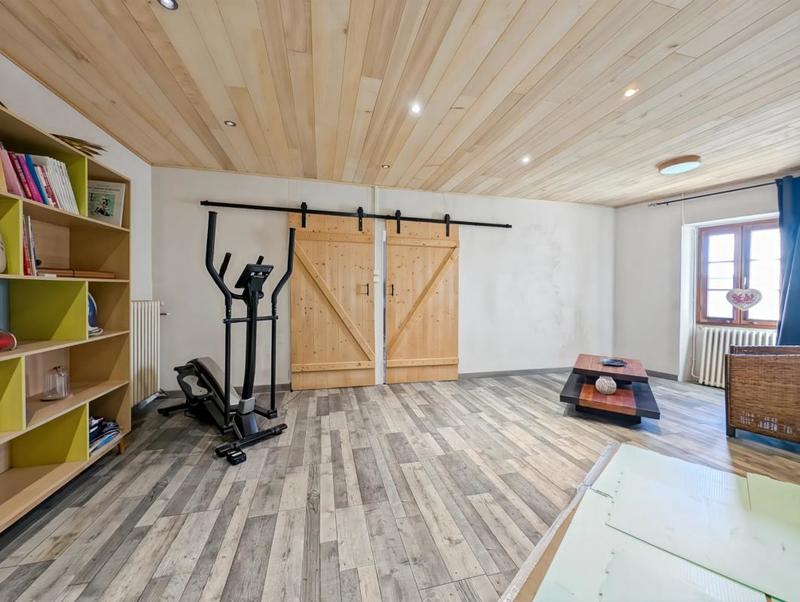 Maison - 255 m² - 8 pièces