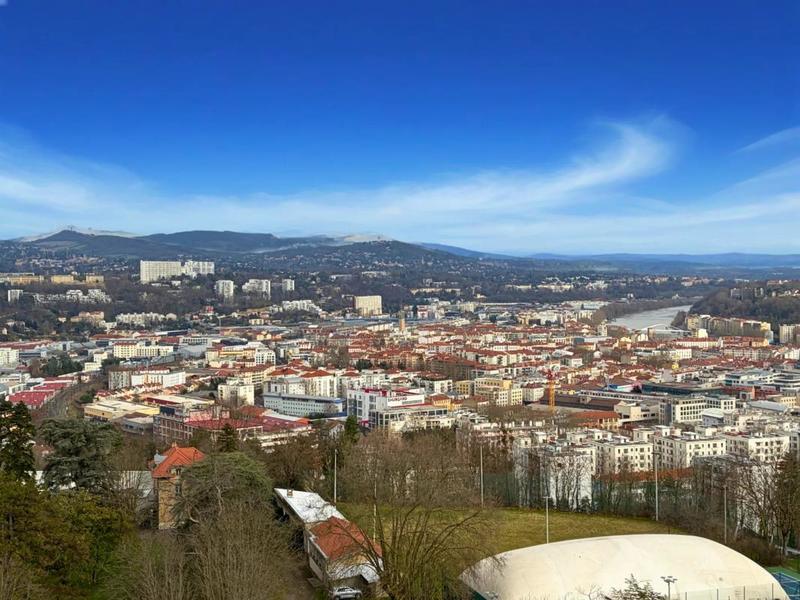 Appartement - 75 m² - 3 pièces