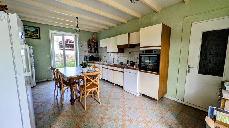 Propriété - 102 m² - 4 pièces