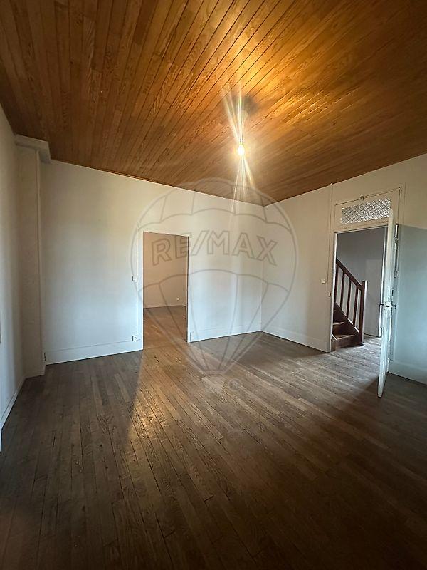 Maison - 205 m² - 10 pièces