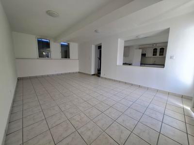 Maison - 93 m² - 5 pièces