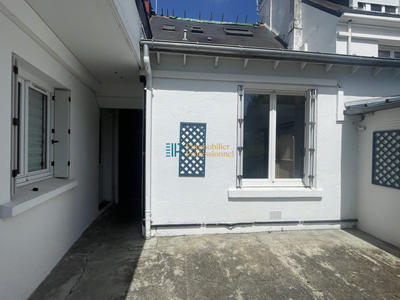 Local commercial - 44 m² - 2 pièces