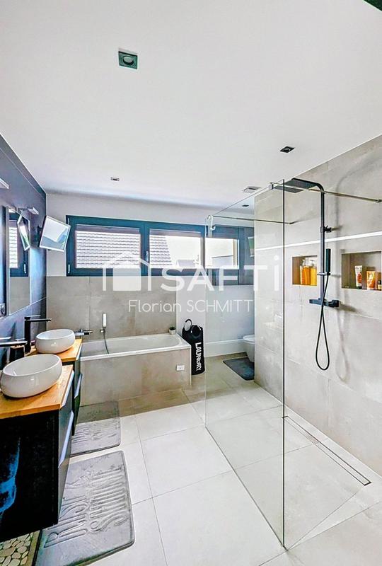 Maison - 158 m² - 6 pièces