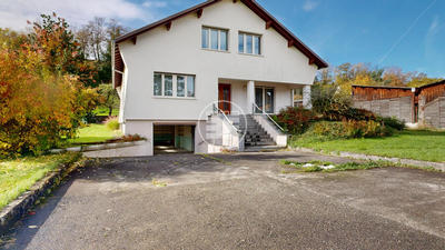 Maison - 228 m² - 7 pièces