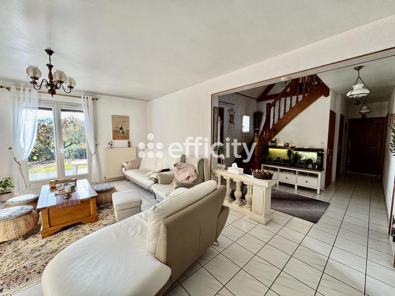 Maison - 240 m² - 8 pièces