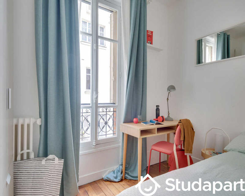 Chambre - 100 m² - 1 pièce