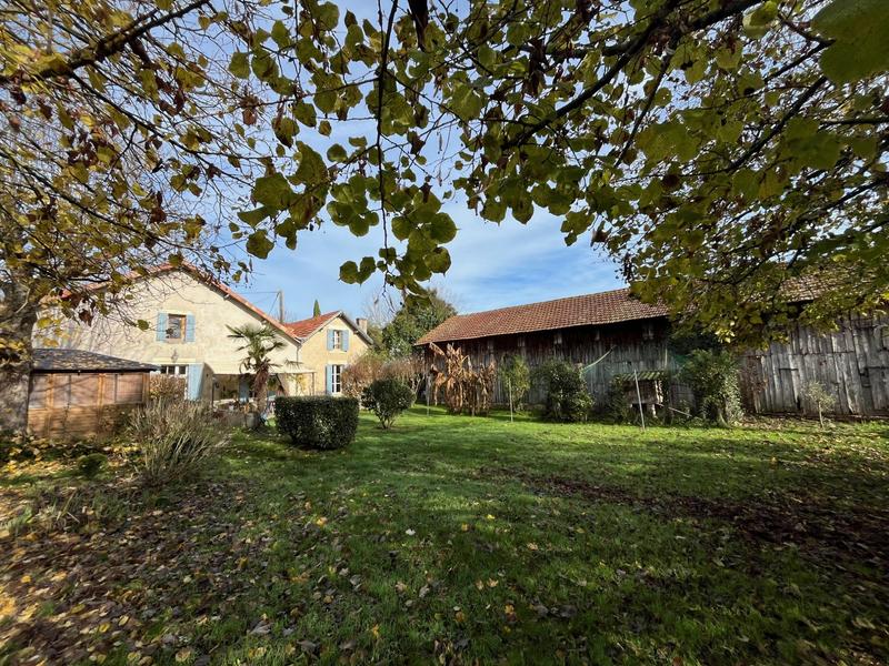 Maison ancienne - 432 m² - 15 pièces