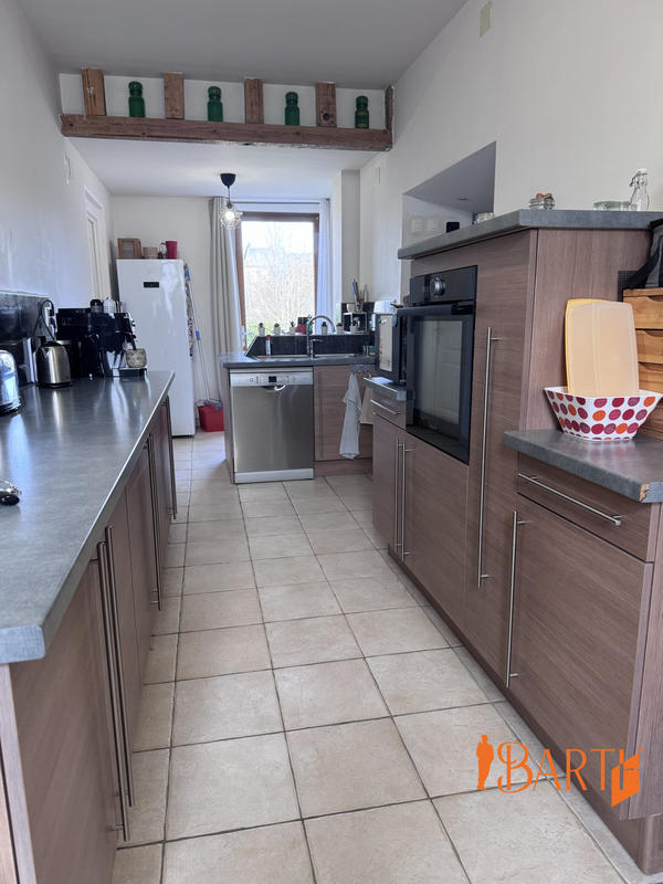 Maison ancienne - 317 m² - 7 pièces