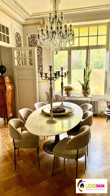 Maison - 282 m² - 8 pièces