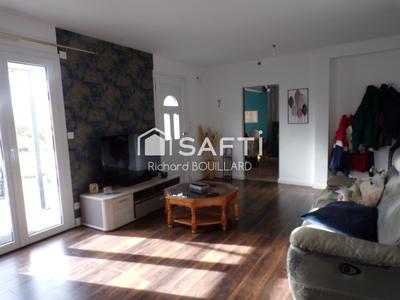 Maison - 142 m² - 8 pièces