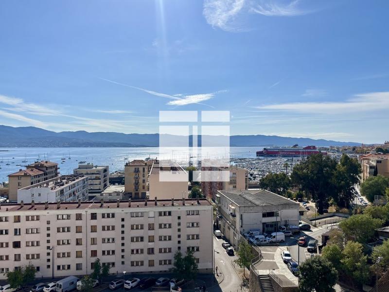 Appartement - 65 m² - 4 pièces