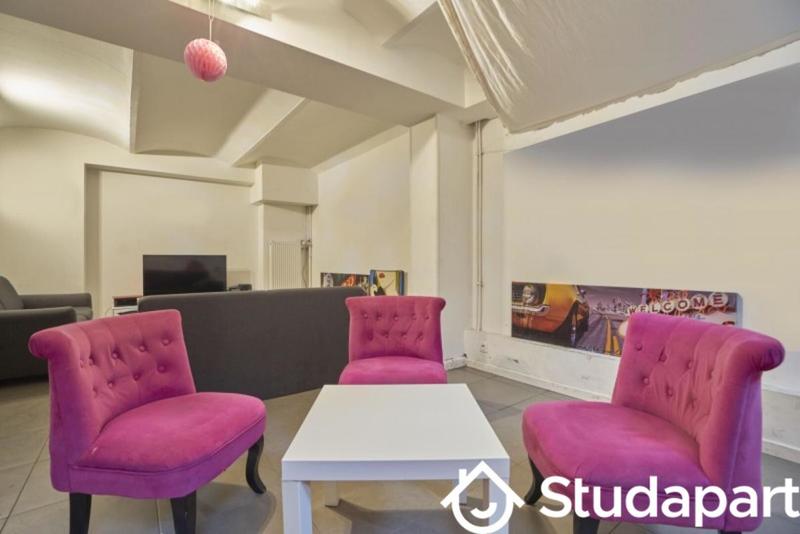 Chambre - 9 m² - 1 pièce