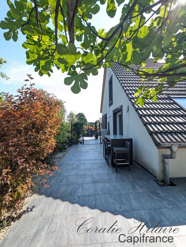 Maison - 95 m² - 5 pièces