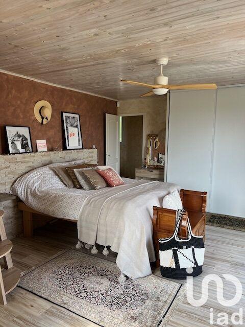 Maison - 250 m² - 6 pièces