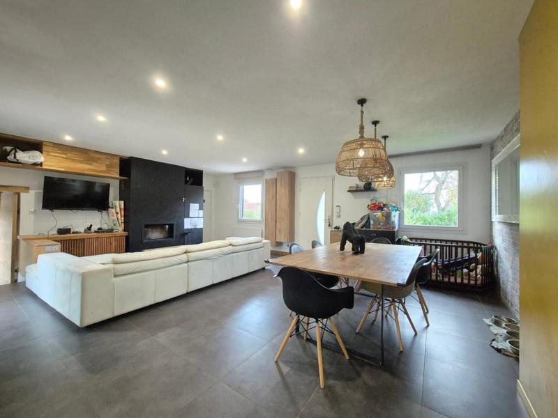 Maison - 140 m² - 6 pièces