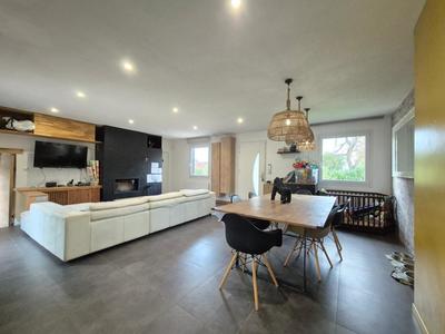 Maison - 140 m² - 6 pièces