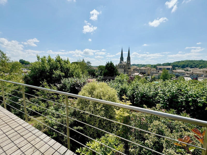 Maison - 220 m² - 7 pièces