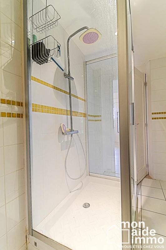 Maison - 244 m² - 8 pièces