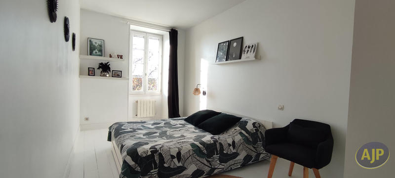 Maison - 281 m² - 9 pièces