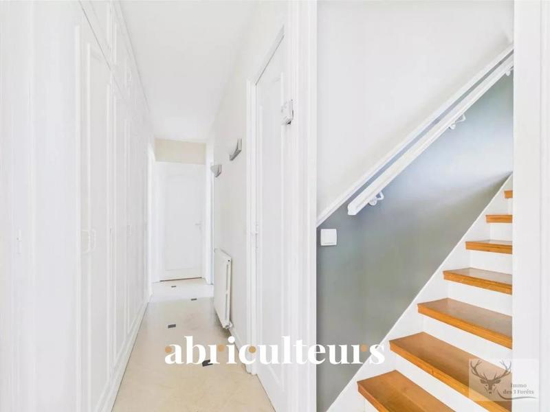 Maison - 200 m² - 11 pièces