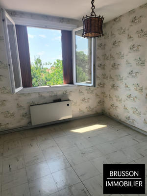 Maison - 90 m² - 5 pièces