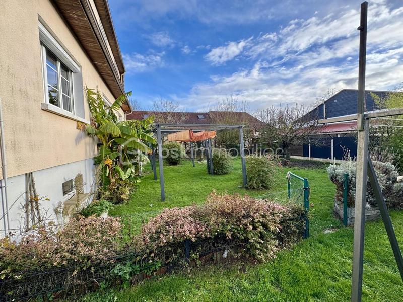 Maison traditionnelle - 194 m² - 7 pièces