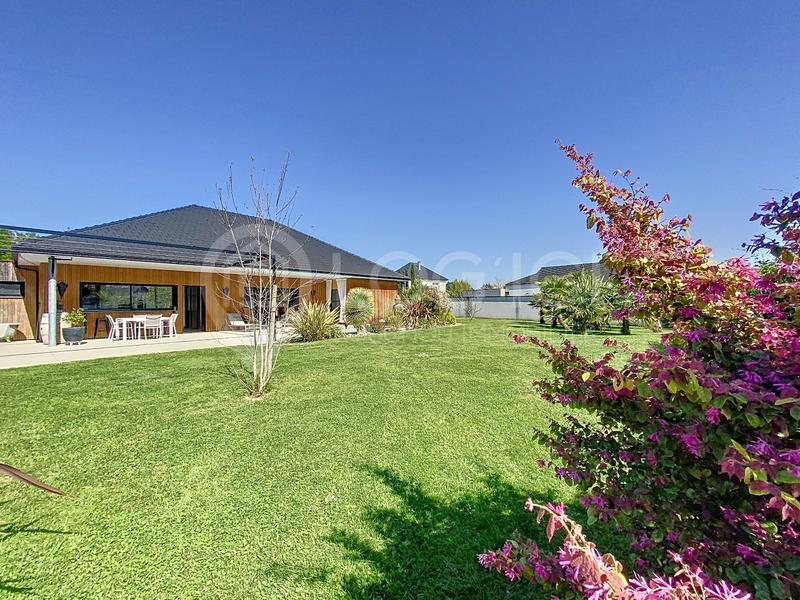 Maison contemporaine - 213 m² - 5 pièces