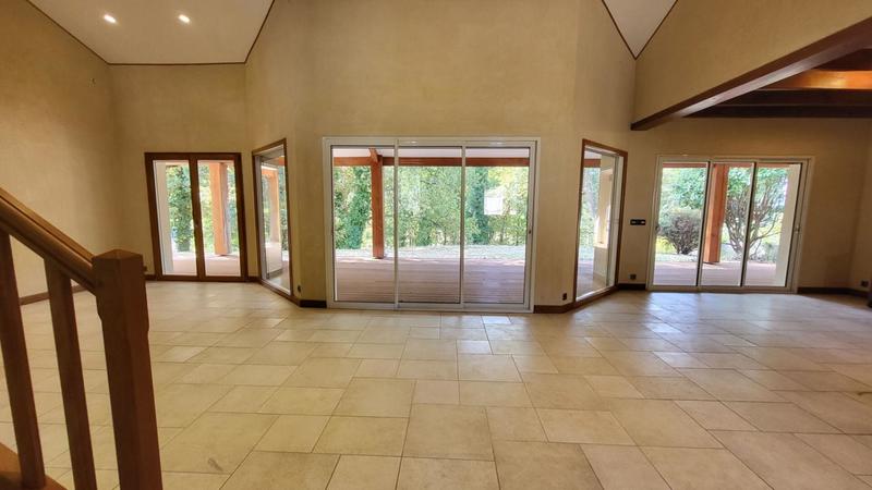 Maison - 161 m² - 8 pièces