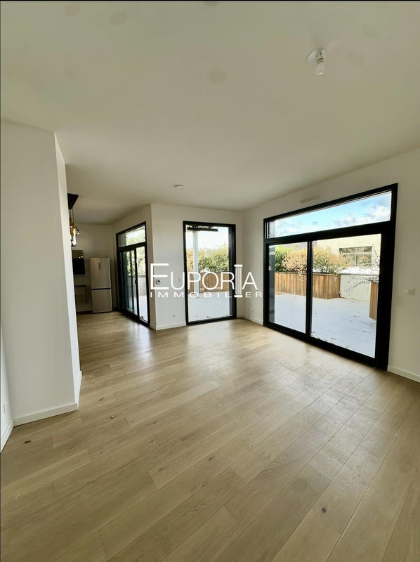 Appartement - 121 m² - 5 pièces