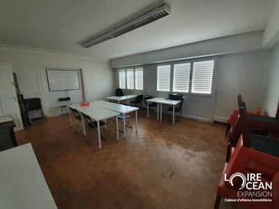 Bureau - 230 m²