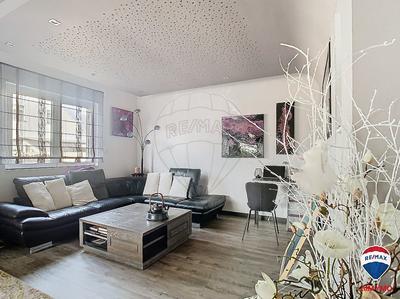 Maison - 220 m² - 6 pièces