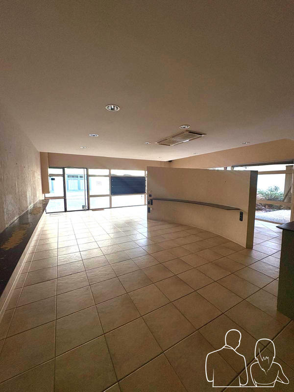 Local commercial - 90 m² - 3 pièces