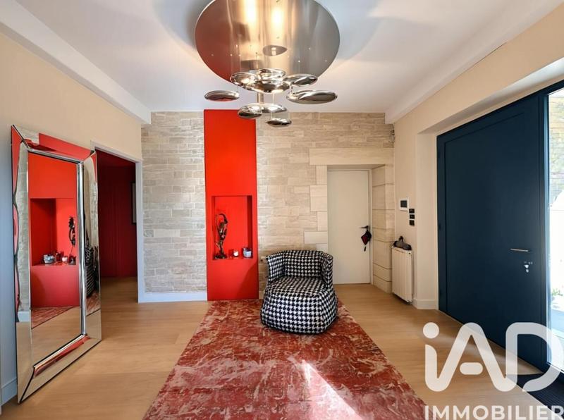 Maison - 217 m² - 8 pièces