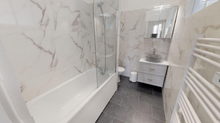 Appartement - 165 m² - 6 pièces