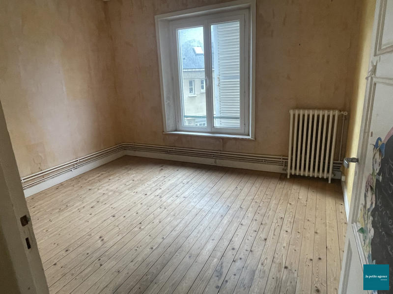 Maison ancienne - 235 m² - 9 pièces