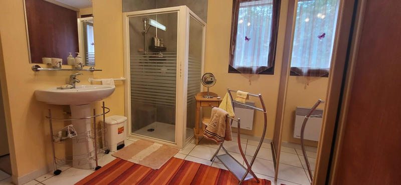 Maison - 220 m² - 7 pièces