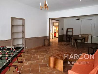 Maison - 417 m² - 14 pièces