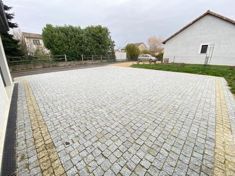 Maison - 99 m² - 5 pièces