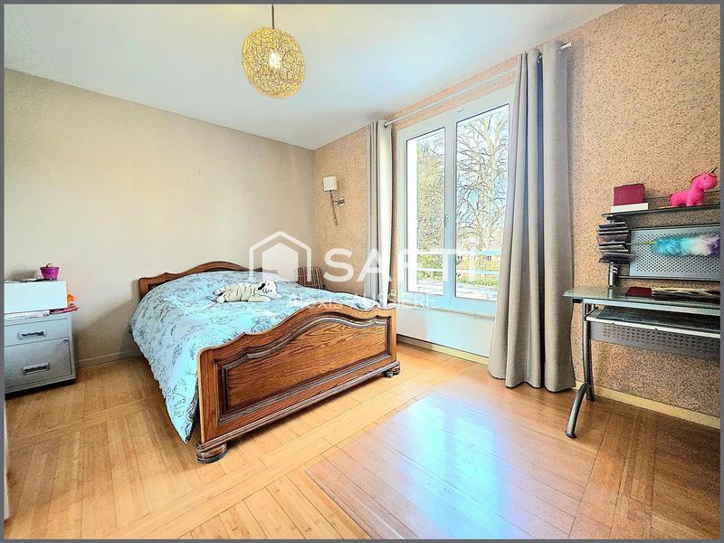 Maison - 214 m² - 6 pièces